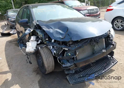 2018 Toyota Corolla Le z USA, uszkodzony, nr VIN 2T1BURHE5JC078895